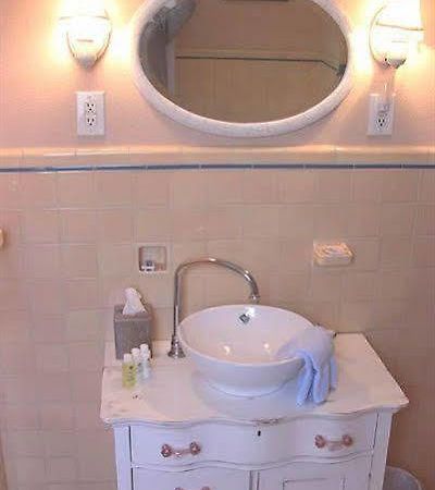 Ainsworth House Inn Luling Экстерьер фото