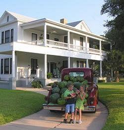 Ainsworth House Inn Luling Экстерьер фото