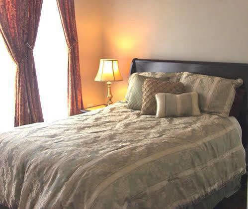Ainsworth House Inn Luling Экстерьер фото